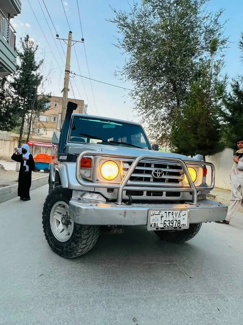 Toyota Land Cruiser 1993 (2)