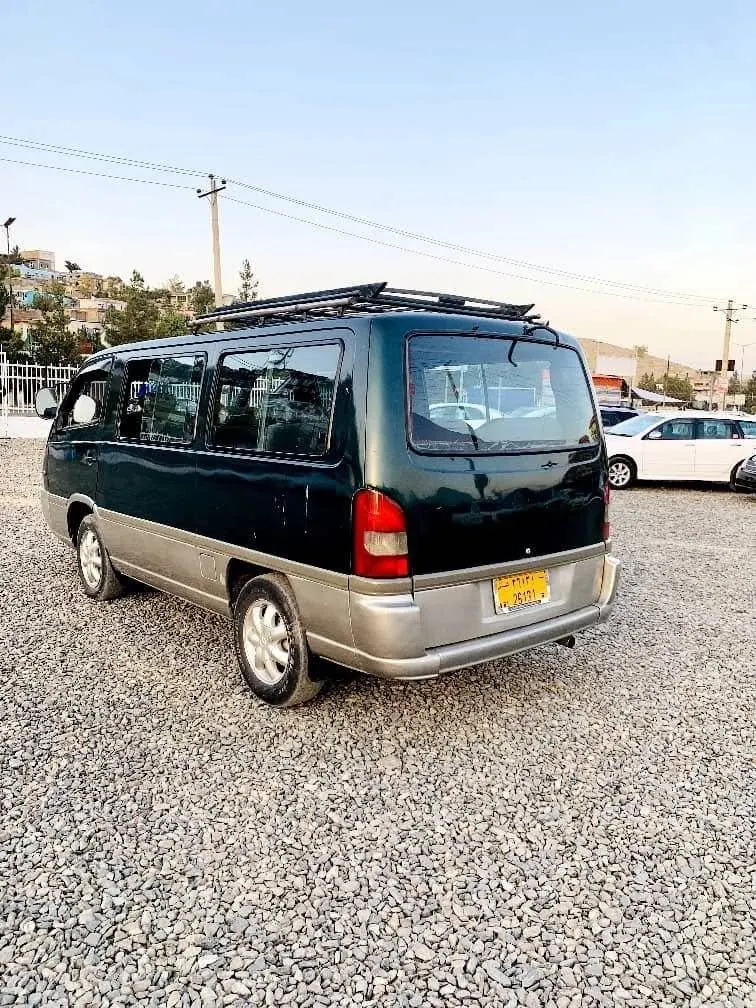 Mercedes-Benz 2002 Diesel (2)