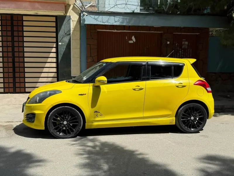 Suzuki Swift TRD 2013 (1)