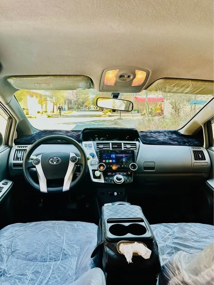 Toyota Prius V 2013, White, Petrol, Clean Documents (3)