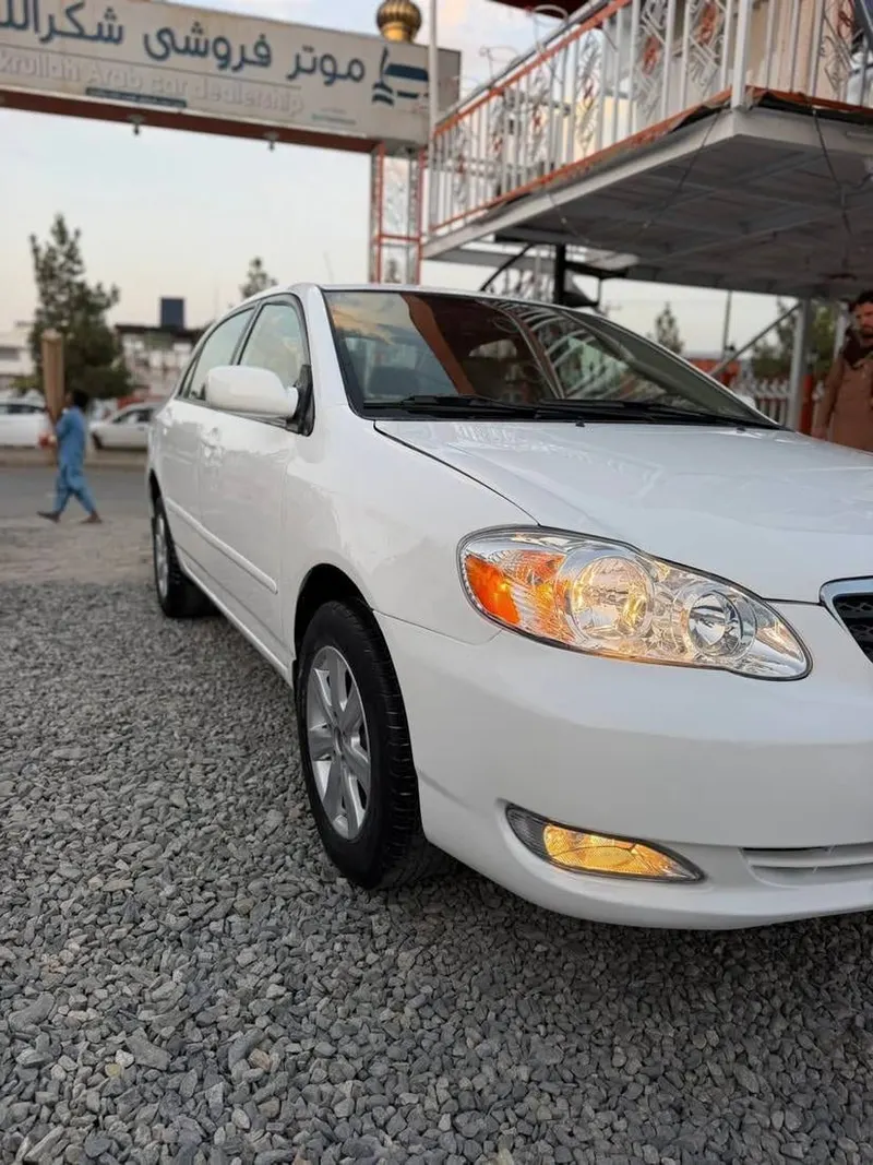 Toyota Corolla 2006 LE white (3)