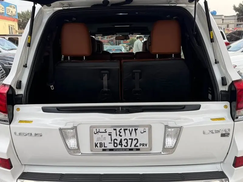 Lexus LX570 2013 White, Black Leather Interior (6)
