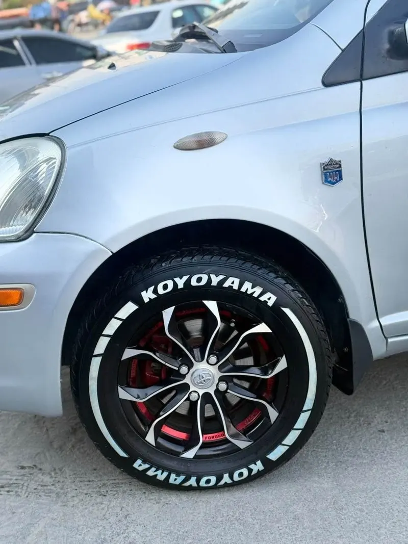Toyota Vitz 2004, Silver, Automatic (5)