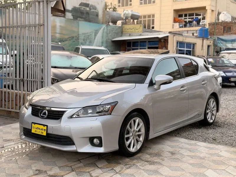 Lexus CT 200h 2011 Hybrid - Silver (2)