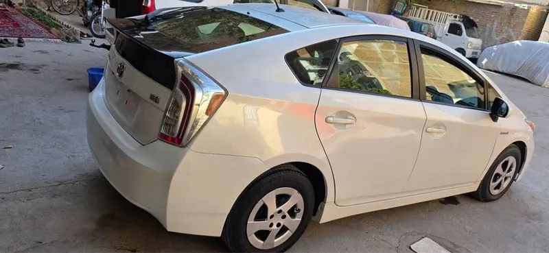 Toyota Prius 2014 (1)