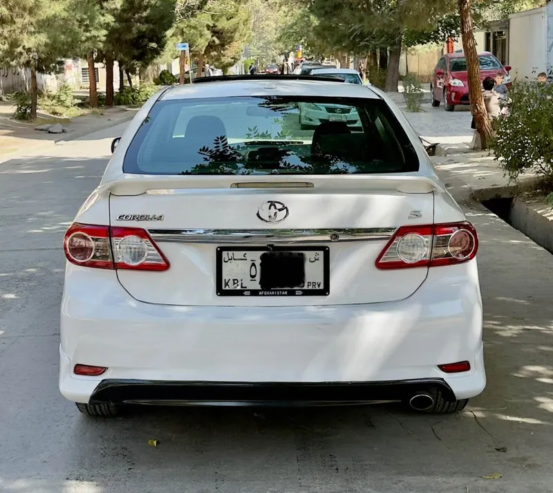 Toyota Corolla 2011 Full Option, Sunroof, Clean Documents (3)