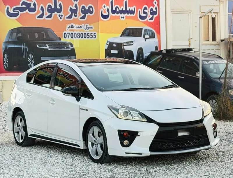 Toyota Prius GS Hybrid 2013, 1800cc, Japan Import (1)