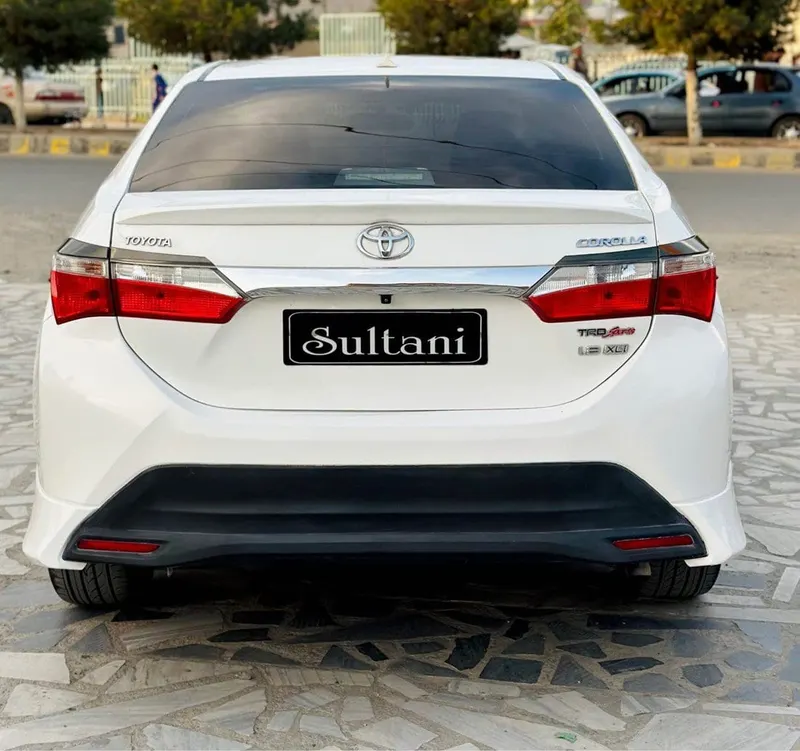 Toyota Corolla 2014 White Automatic (4)