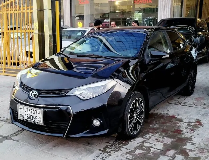 Toyota Corolla 2016, Full Option, Leather Seats, Clean Papers (4)