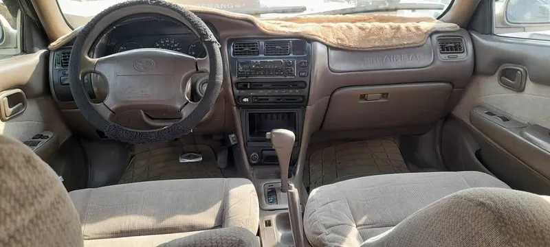 Toyota Corolla 1996, Canadian Import, Gold Color, Automatic (5)
