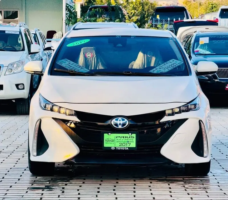 Toyota Prius PHV Prime 2017 Full Option (1)