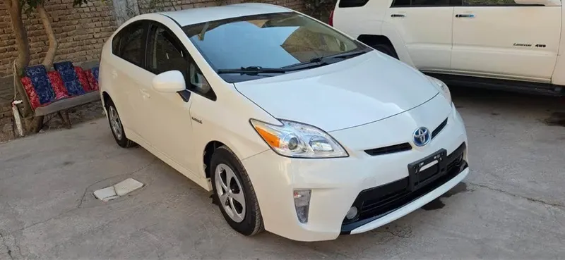 Toyota Prius 2014 (5)