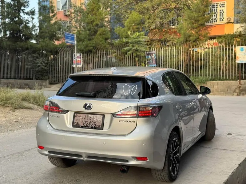 Lexus CT200h 2012, hybrid, 1.8cc (5)