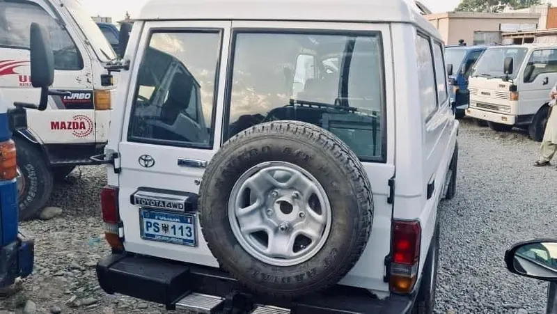 Toyota Land Cruiser Hard Top 2002 Diesel White (6)