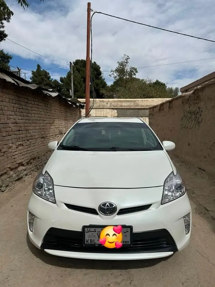 Toyota Prius 2015, White Pearl, American (1)