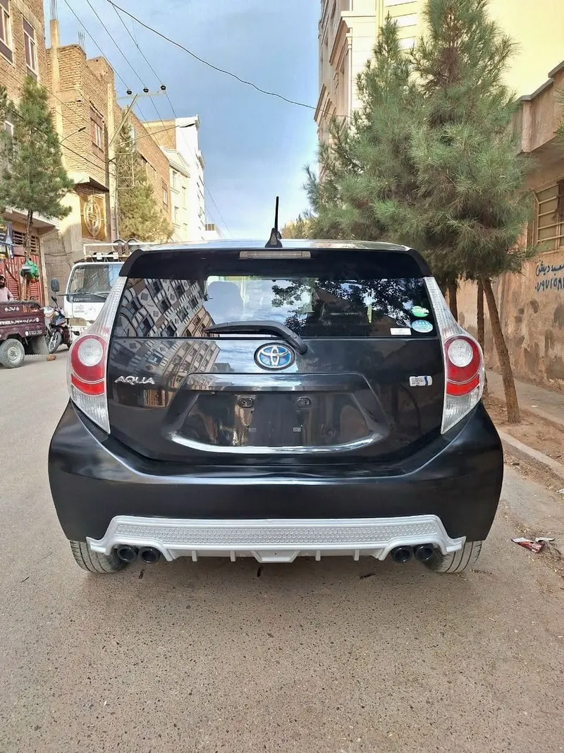 Toyota Aqua 2014 Hybrid (5)