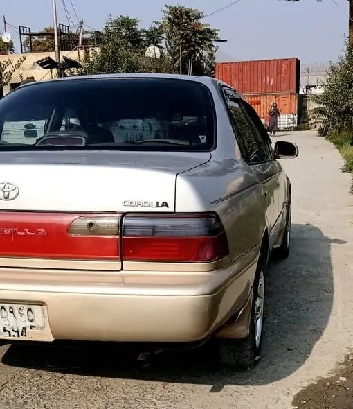 تویوتا کرولا کاناداری مودل ۱۹۹۷ رنگ طلایی، اسناد پاک، بدون تصادف (4)
