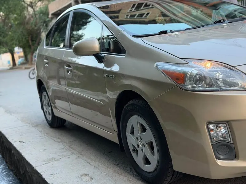 Toyota Prius Hybrid 2010, Gold, Automatic, JBL (2)