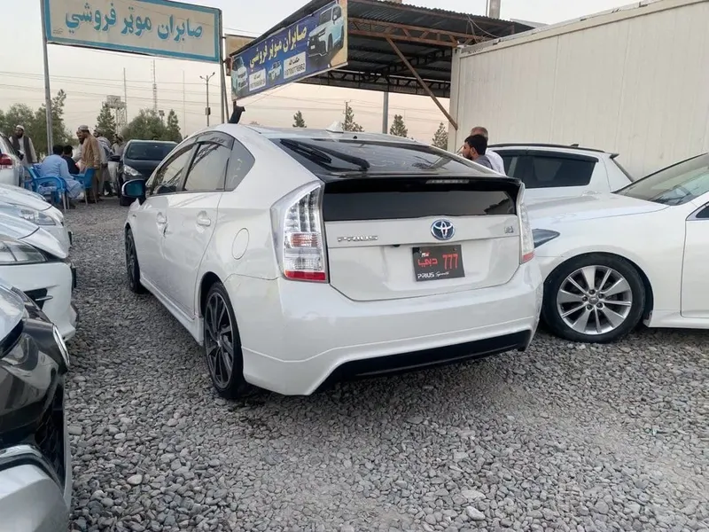 Toyota Prius S Hybrid 2011, Pearl White, Container Papers (3)