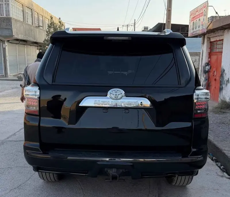 Toyota 4Runner Limited 2011, 2018 model, black (2)