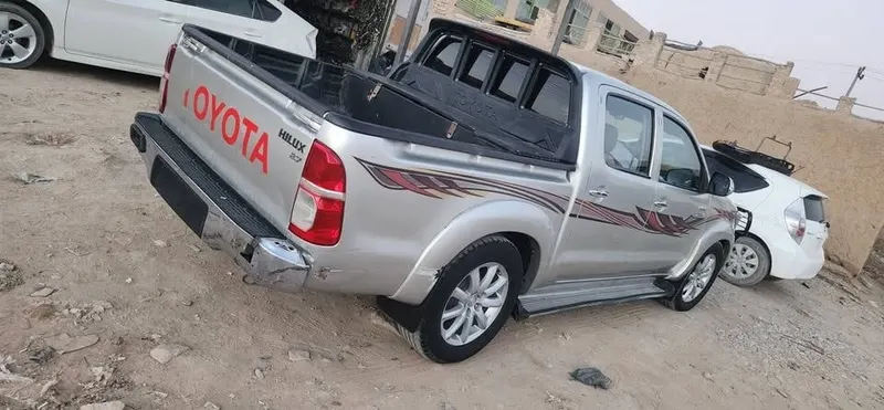 Toyota Hilux Double Cab 2009, petrol/gas, automatic (7)