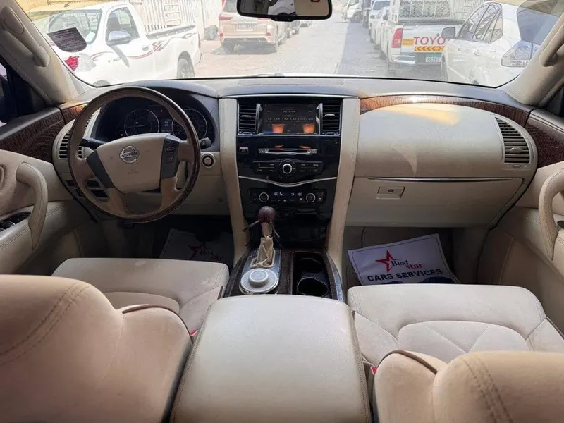 Nissan Patrol Platinum 2013, 8-Cylinder Petrol, Automatic, No Accident (5)
