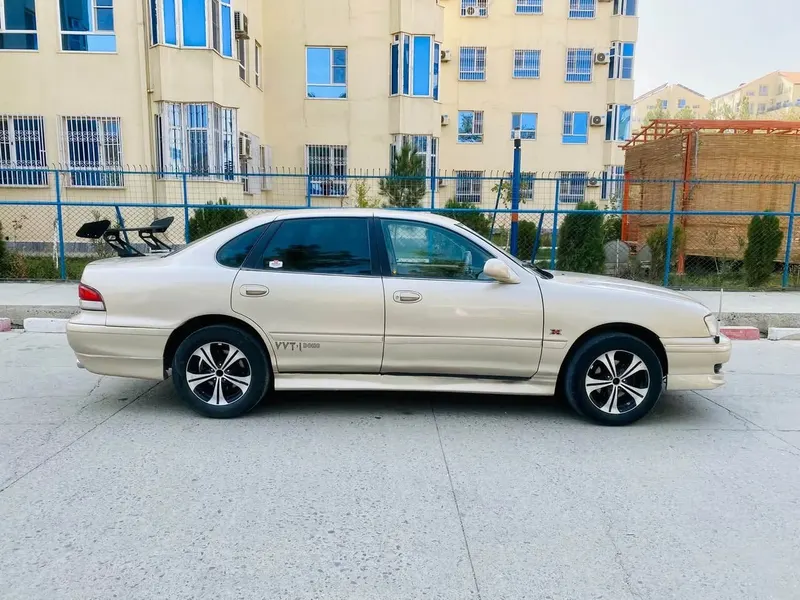 Toyota Corolla Saloon 1997, Gold, 6-Cylinder, Gas (4)