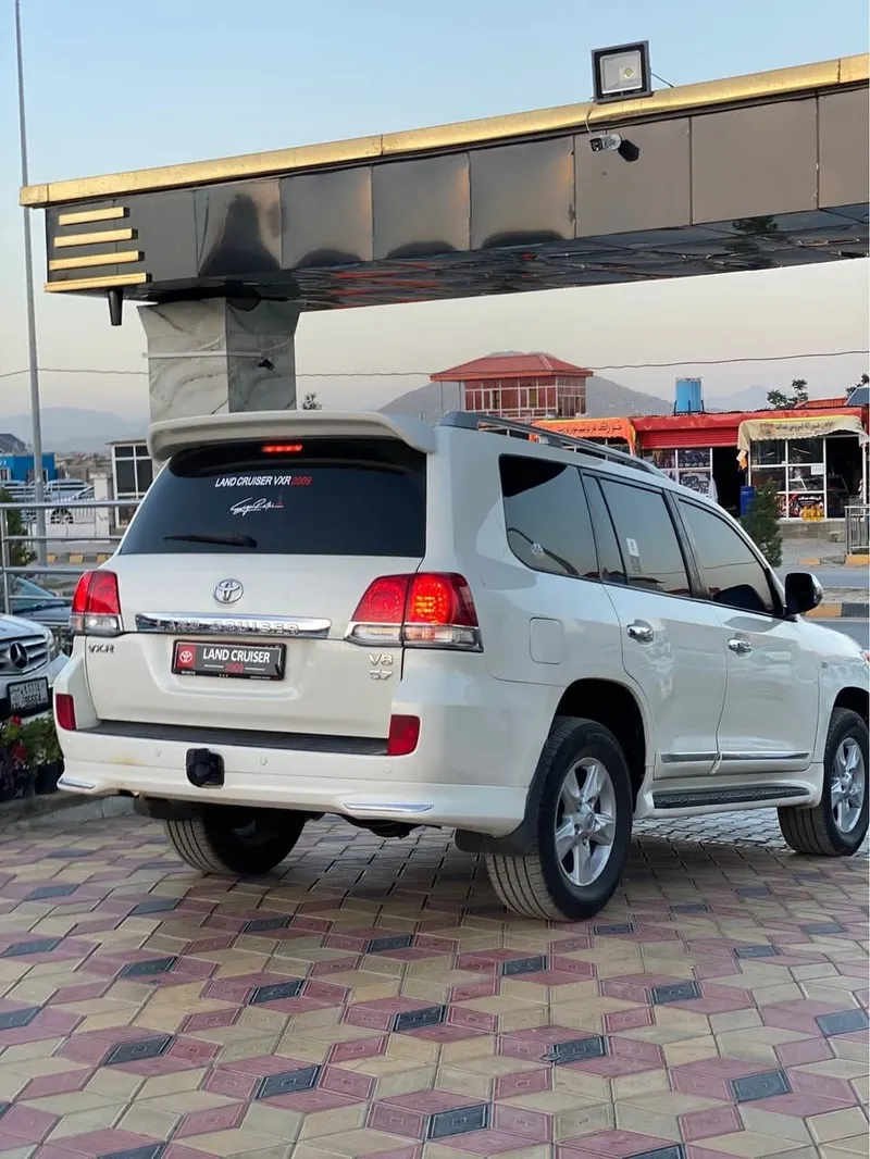 Toyota Land Cruiser GXR 2009, 2011 shape, full option (3)