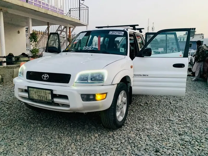 Toyota RAV4 1997 White, Urgent Sale (2)