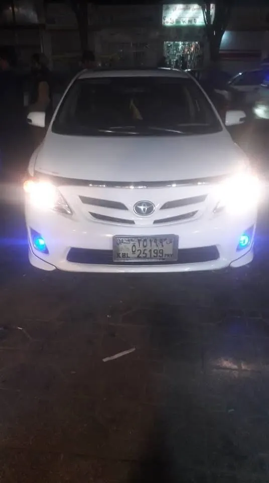 Toyota Corolla 2012 white automatic (6)