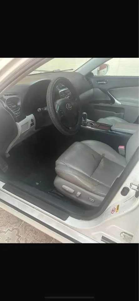 Lexus 2006 White, 6-Cylinder, Fuel Efficient (3)