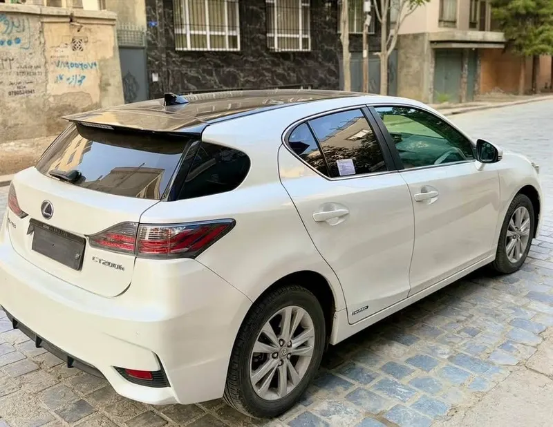 Lexus CT200 2015, pearl white, 84000 km (5)
