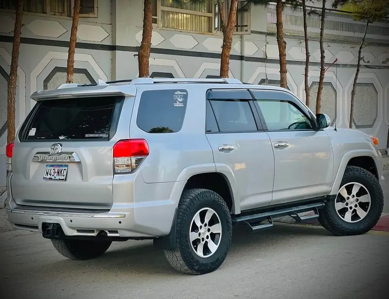 Toyota 4Runner 2013 SR5 Automatic, Silver, No Accident (3)