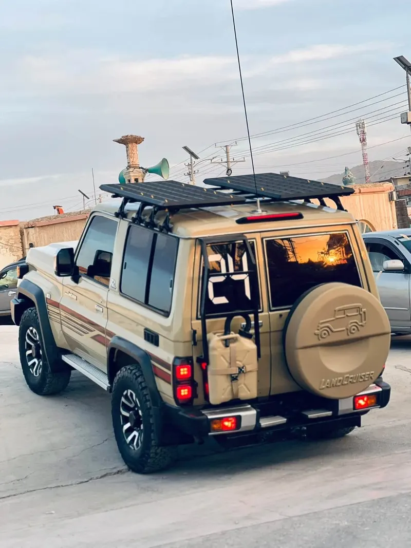 Toyota Land Cruiser 2025 Diesel, Beige Color (3)