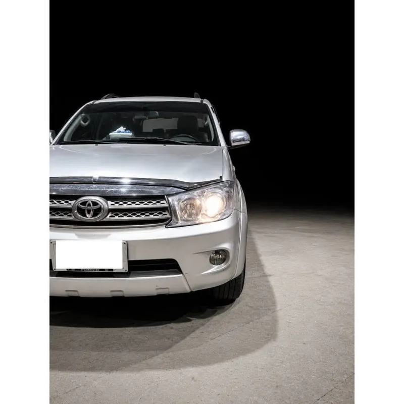 Toyota Fortuner 2010, Gulf version, automatic, silver (4)