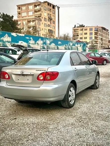 Toyota Corolla LE 2005 Silver, Accident-Free (5)