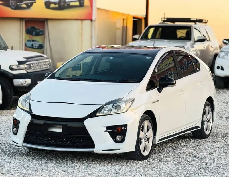 Toyota Prius GS Hybrid 2013, 1800cc, Japan Import (2)