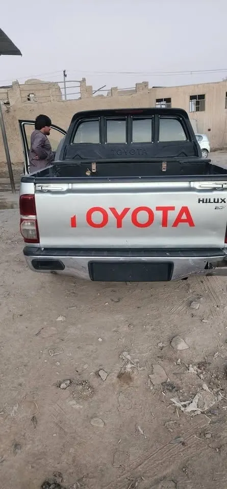 Toyota Hilux Double Cab 2009, petrol/gas, automatic (6)