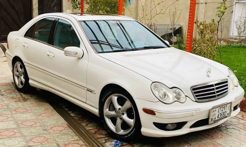 Mercedes-Benz Kompressor 2005 white, Kabul (1)