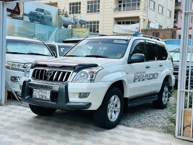 Toyota Land Cruiser Prado 2005, Pearl White, Full Option, Automatic (3)