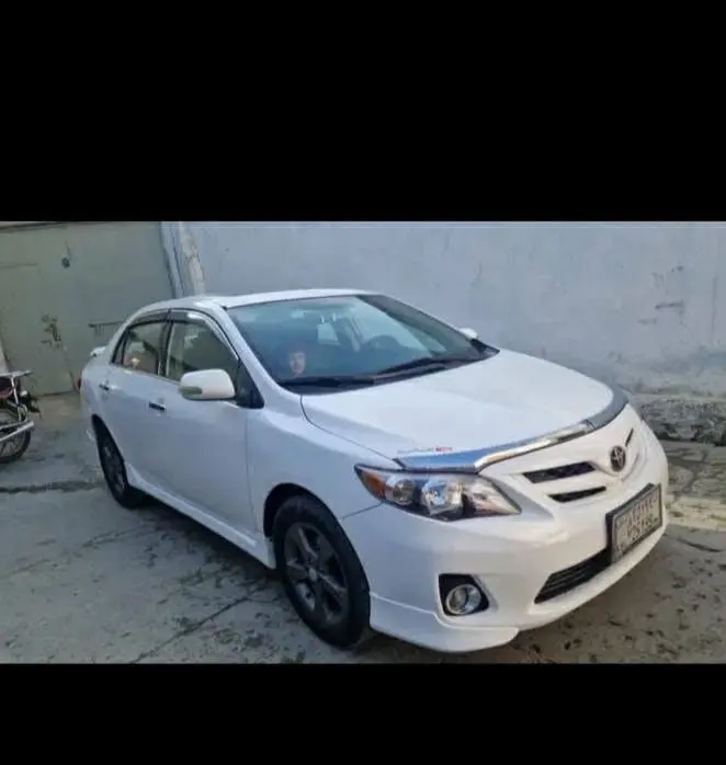 Toyota Corolla 2012 white automatic (1)