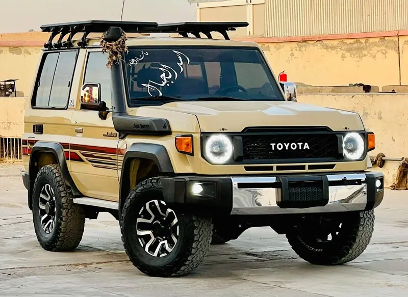 Toyota Land Cruiser 2025 Diesel, Beige Color (1)