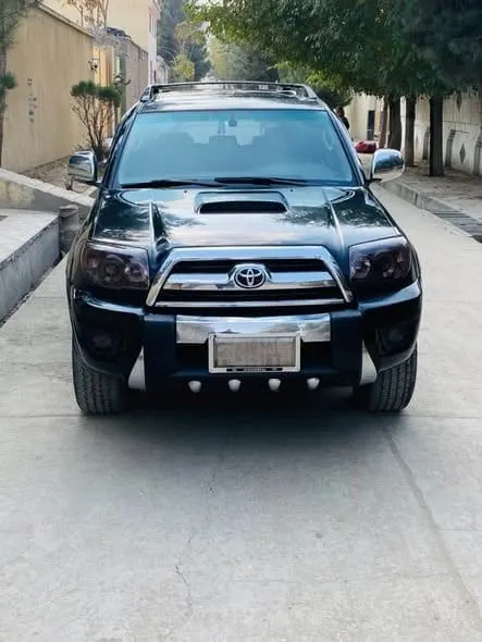 Toyota 4Runner SR5 2004, Black, Clean Documents, Sunroof (2)