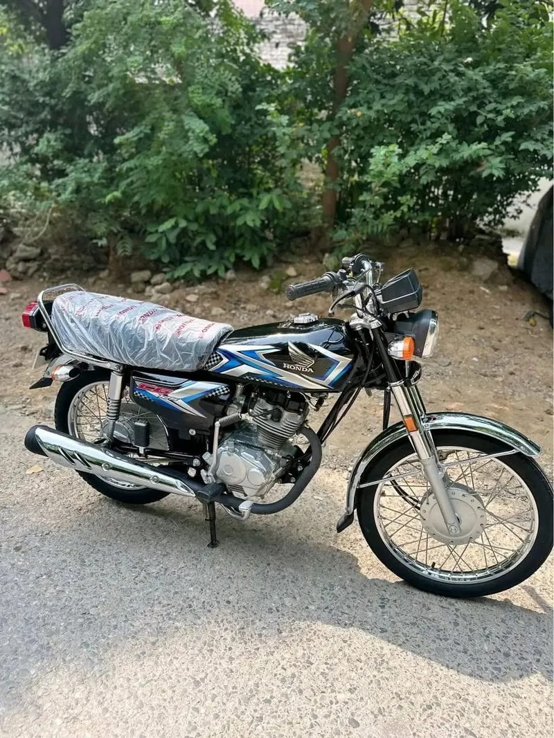 Honda 2025 Motorcycle, Black (3)