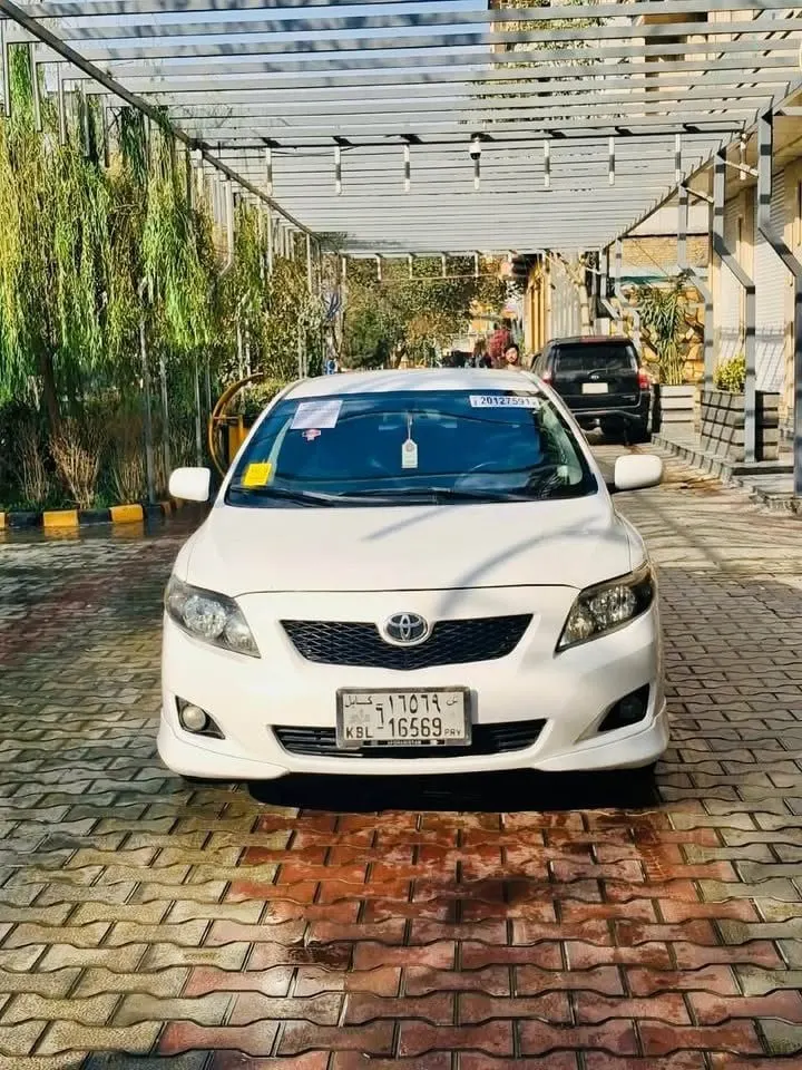Toyota Corolla 2009 white automatic (2)