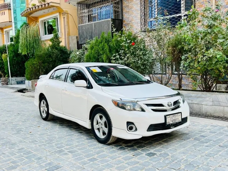 Toyota Corolla S 2009 white Canadian (4)
