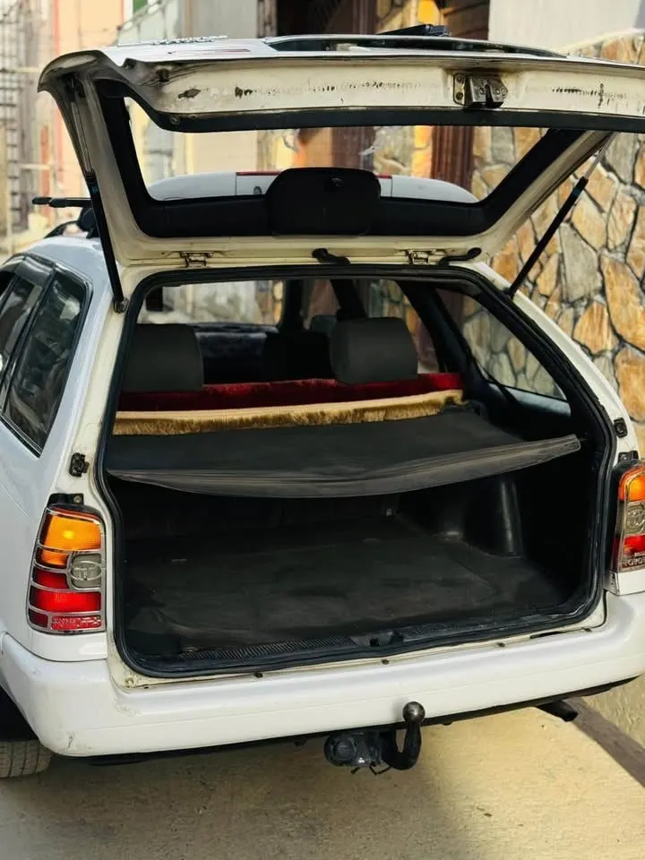 Toyota German Station Wagon 1996, Manual Gearbox (6)