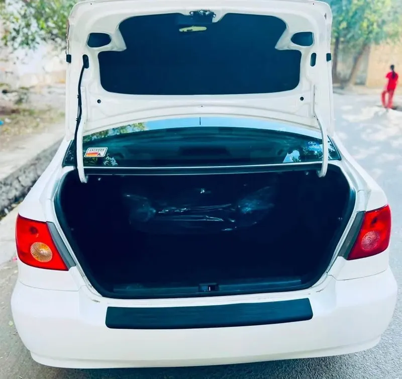 Toyota Corolla CE 2006 white (5)