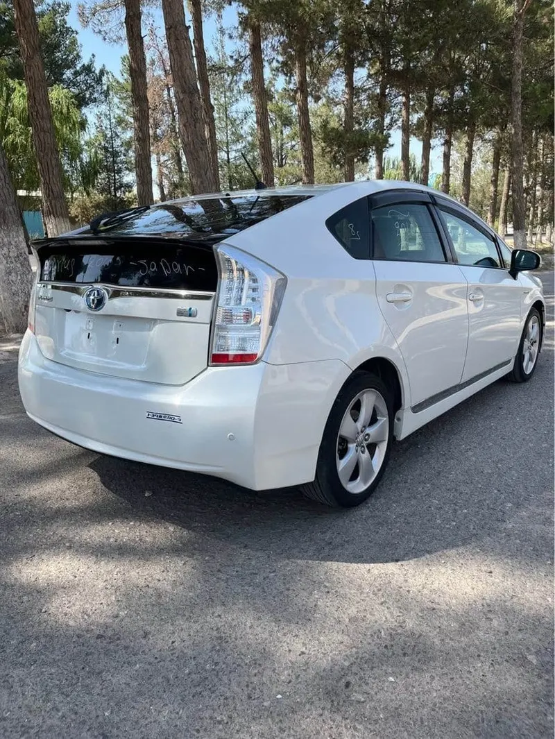 Toyota Prius 2010 Full Option (5)
