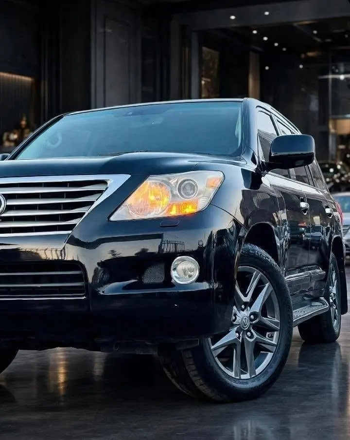 Lexus LX570 2011 American Import (1)